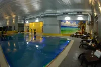 Majewski Hotel & Spa - Kolam Renang