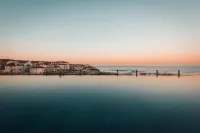 Noah Surf House Portugal - 停車場
