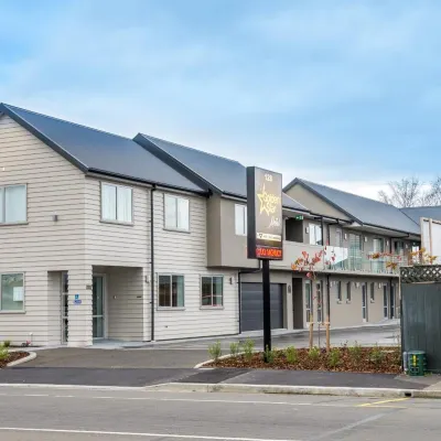 Golden Star Motel Hotels near Addington