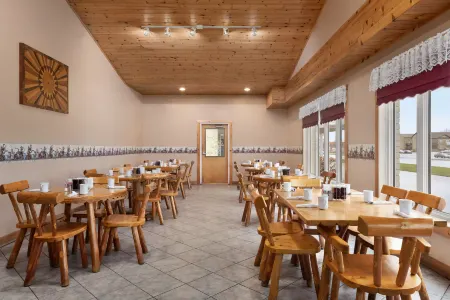 Travelodge by Wyndham Port Elgin Отели в г. Port Elgin