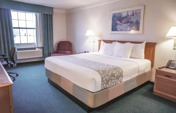 莫林機場拉昆塔温德姆酒店