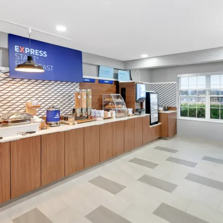 Holiday Inn Express & Suites PORT WASHINGTON by IHG