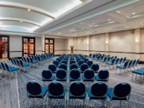 โรงแรมเชอราตัน นอร์ฟอล์ก วอเตอร์ไซด์ โรงแรมในนอร์ฟอล์ก