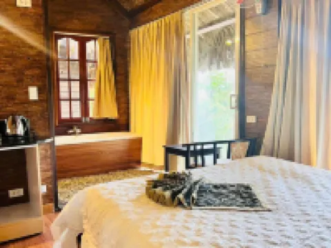 Homestay Thac Lien Khuong 德重縣酒店