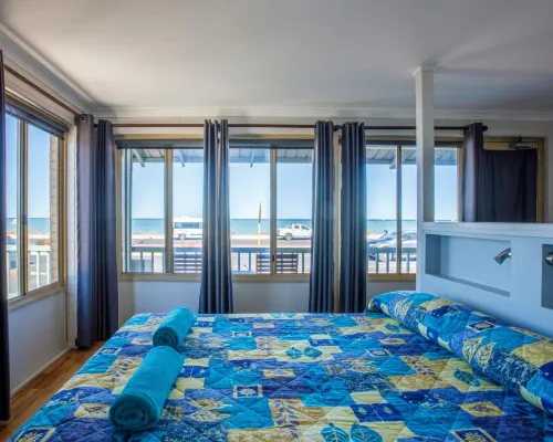 Shark Bay Seafront Apartments Hotels in Denham