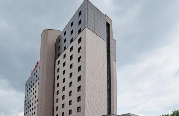 布加勒斯特會議中心温德姆華美達廣場酒店