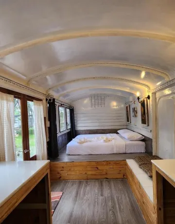 ห้องเตียงใหญ่ พร้อมวิวทะเล