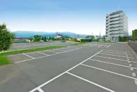 Komagane Premont Hotel - parking