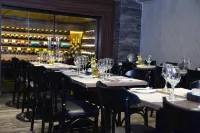Dubai Suites - breakfast