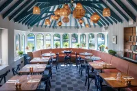The Swan, Streatley, Berkshire - breakfast