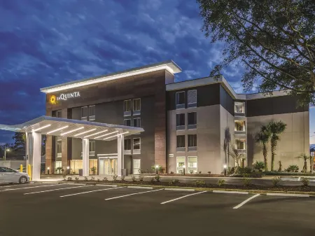 La Quinta Inn & Suites by Wyndham Myrtle Beach - N Kings Hwy
