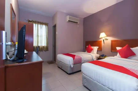 Super OYO 484 Comfort Hotel Kapar Отели рядом с достопримечательностью «Bandar Bukit Raja Town Park»
