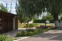 Mila Hotel Hôtels à : Ielabouga