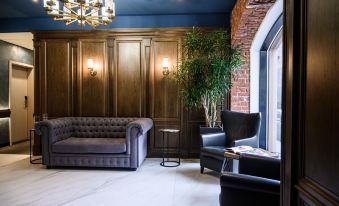 Statskij Sovetnik Na Kustarnom Hotel