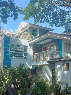 Gerry's Place Hotel a 