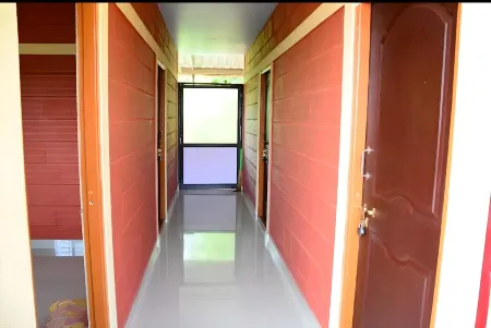 Prabhu Homestay Отели рядом с достопримечательностью «Shri Murdeshwara Beach»