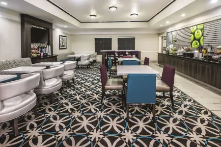 La Quinta Inn & Suites by Wyndham Houston Rosenberg