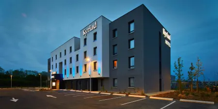 Kyriad Combs-La-Ville - Senart Отели в г. Бри-Комт-Робер