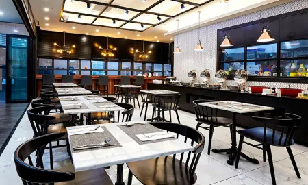 Raonstay in Perla Hotel Отели рядом с достопримечательностью «Чинянхо»