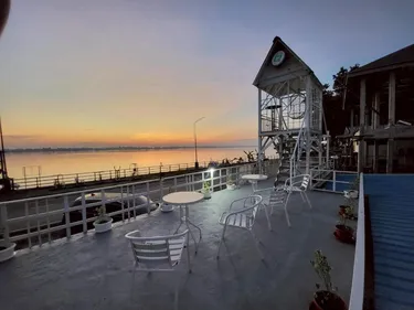 รูปภาพของอรัญ โฮสเทล สปาแอนด์คาเฟ่ ริเวอร์ไซด์