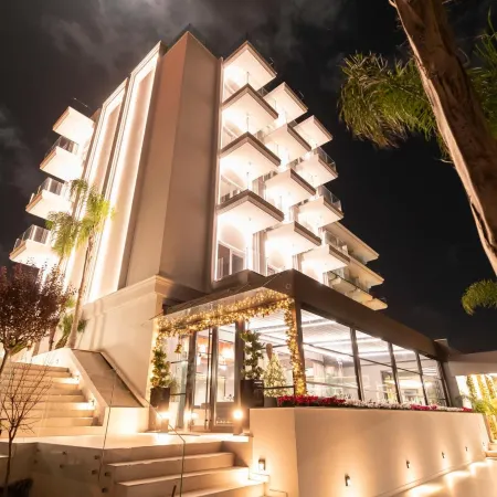 Demi Hotel