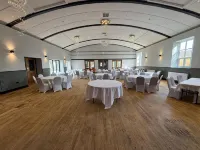 The Raven Hotel