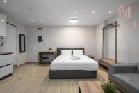 Terra Suites, Nilie Hospitality MGMT - Bintang 3
