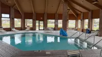 Super 8 by Wyndham Green Bay I-43 Bus. Park - Pool
