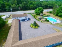 Aquastar Inn - Pools