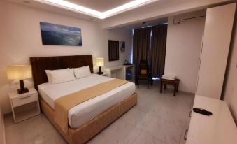 Lavinia Bay Beach Hotel