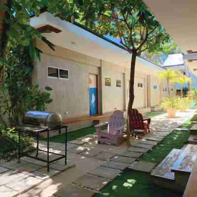Beach People Hostel Bantayan Island Hotel Exterior