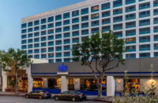 โรงแรม Crowne Plaza Los Angeles Harbor บาย IHG