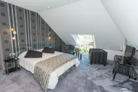 Logis Auberge Bienvenue Hotels in Louerre