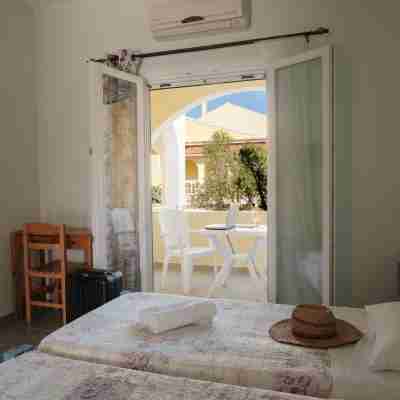 Feeloxenia Corfu Apartments Rooms