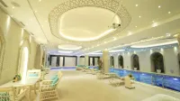 Karvon-Saroy Hotel - parking