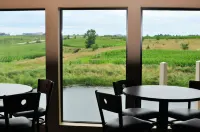 Cobblestone Inn & Suites - Newton