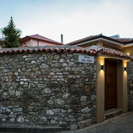 Villa Zoi A Stay to Remember Guesthouse in Elbasan Castle I Via Egnatia I Old Town Отели в г. Эльбасан