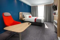 Holiday Inn Express BURTON UPON TRENT by IHG - parkir