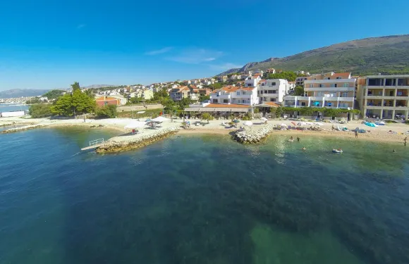 佩希恩阿米格斯酒店