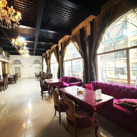 Queens Suite Hotel