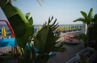 Atlantis Palace Hotel - Beach