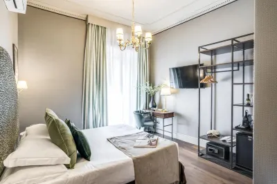 Antica Residenza Del Corso Hotels near Piazza Cavour