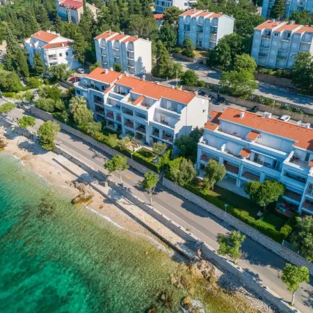 Heta Alagic I - Deluxe Beachfront Suites