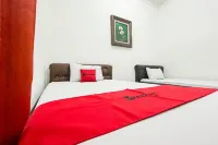RedDoorz Syariah at Santana Stasiun Kepanjen Hotel a Ngajum