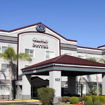 Comfort Suites Fresno River Park