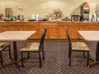 Days Hotel by Wyndham Danville Conference Center - breakfast