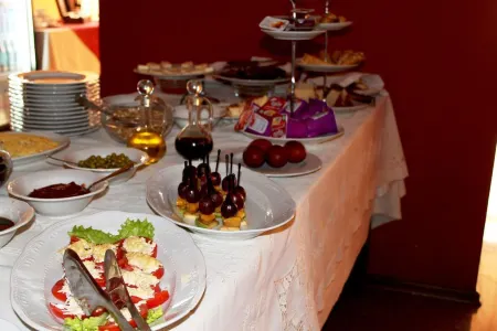 Аристократъ Отели рядом с достопримечательностью «Сияние»