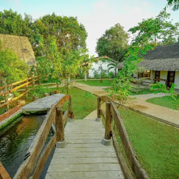 Amici Resort Hotel Laoag