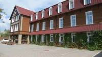 Esmerald Hotel - ที่มีสระว่ายน้ำ
