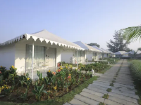 เดอะ เฟิร์น ซีไซด์ ลักชัวรี เทนท์ รีสอร์ต ดามัน ซีรีส์ บาย แมริออท โรงแรมในดามัน